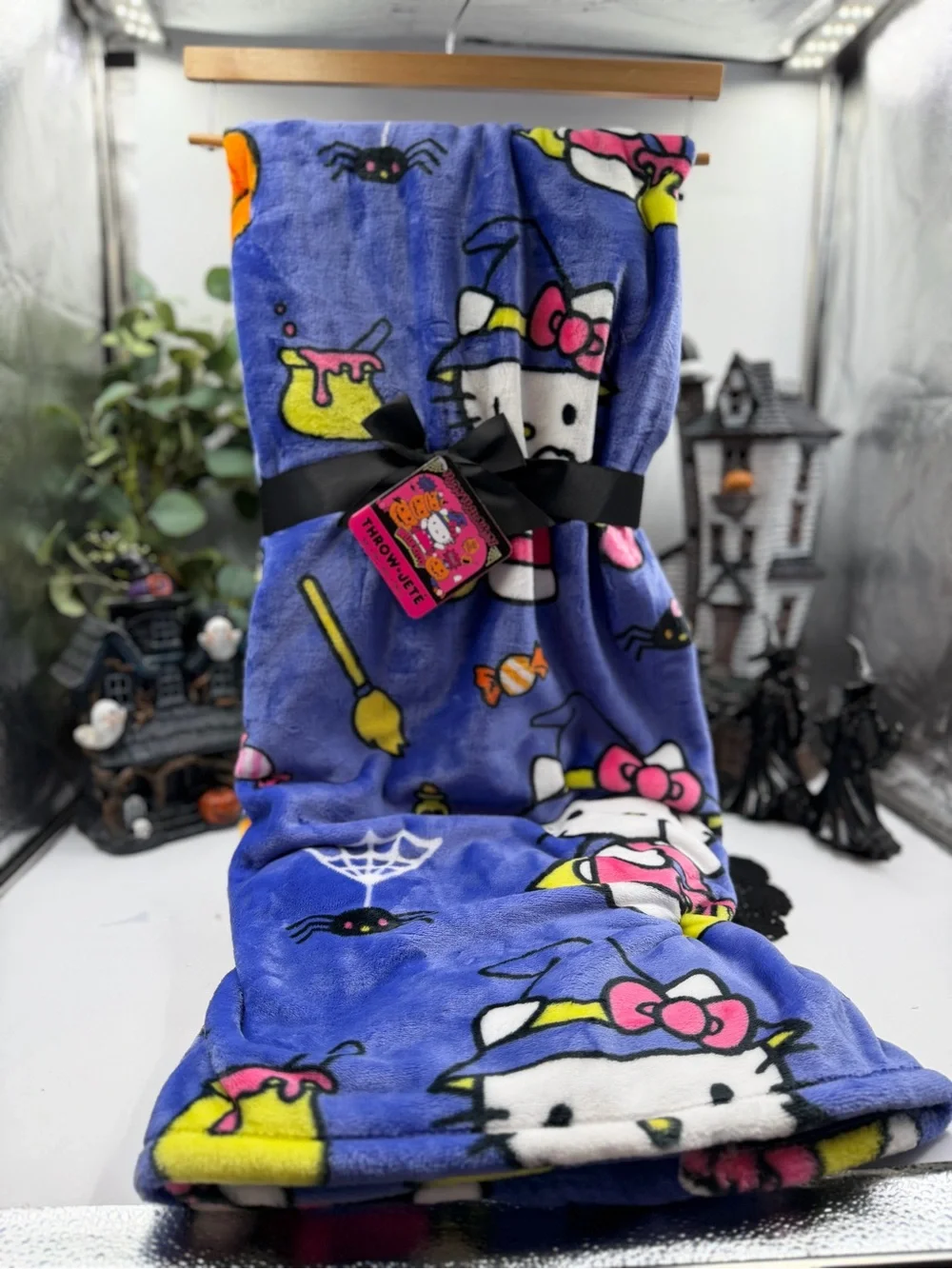 hello kitty halloween witch plush throw blanket 60x70 nwt 2026